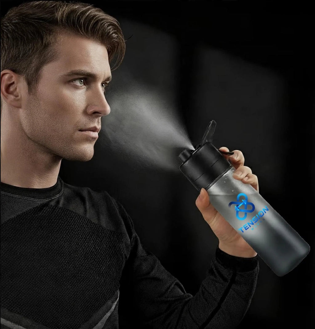 Portable spray water bottle